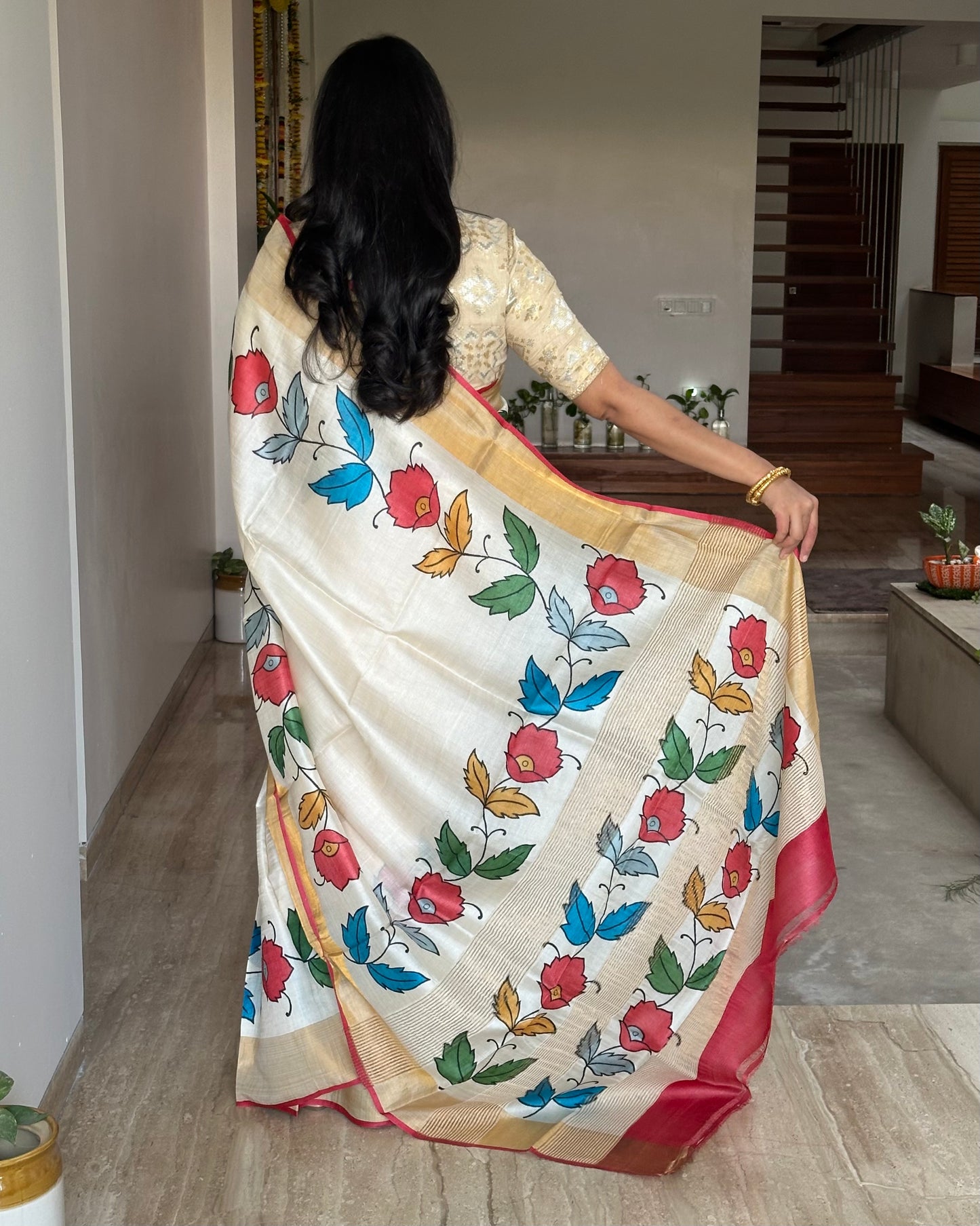 Off-White Floral Print Tussar Silk Saree