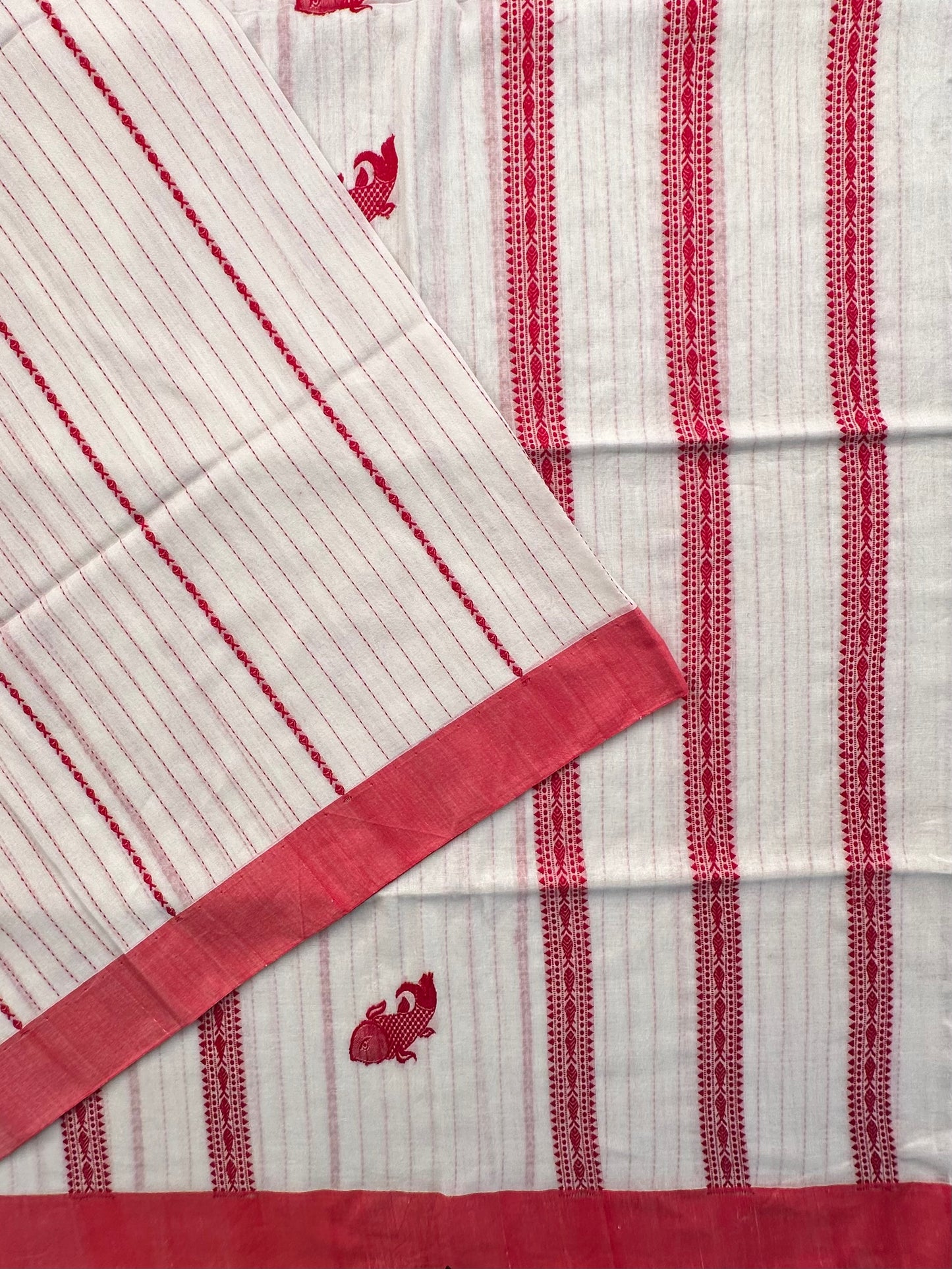 White Red Doodh Aalta Pure Cotton Saree