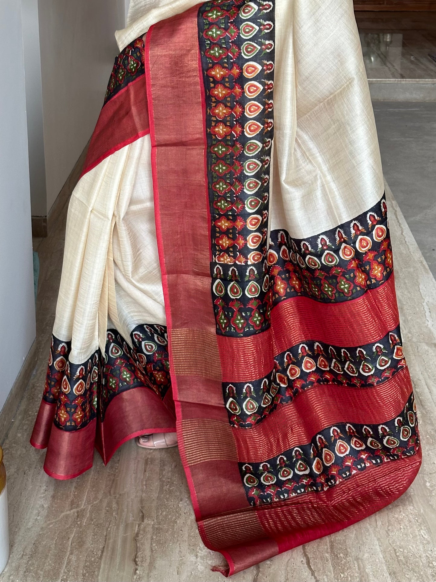Cream Shantiniketan Print Tussar Silk Saree