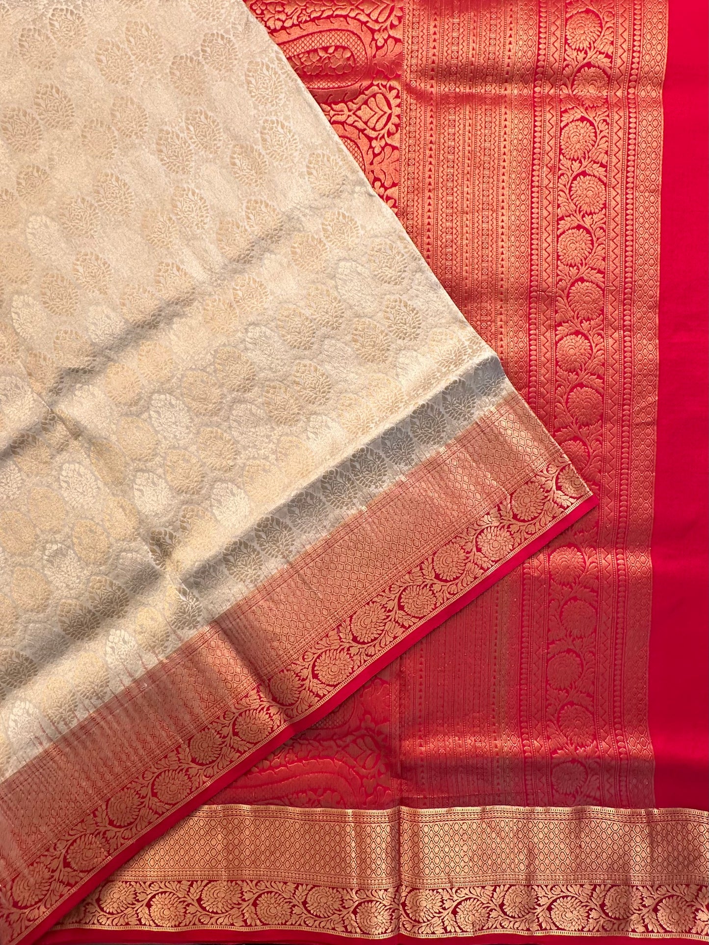Cream-Red Handloom Kanjivaram Jamawar Pure Silk Saree