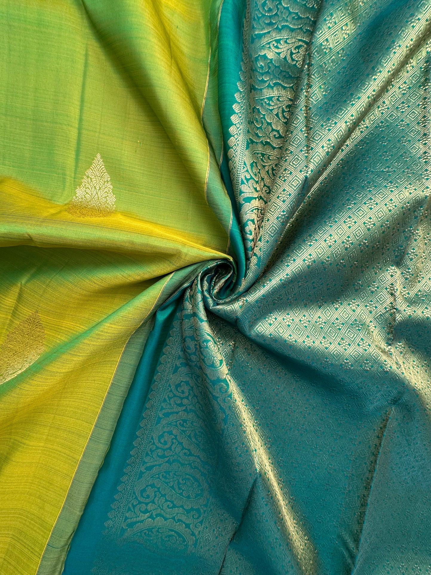 Parrot Green-Sea Green Handloom Kanjivaram Pure Silk Saree