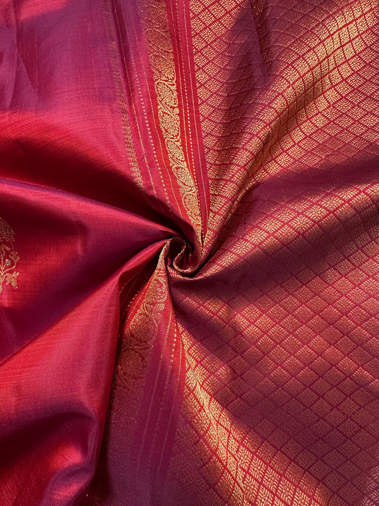 Magenta Handloom Kanjivaram Pure Silk Saree