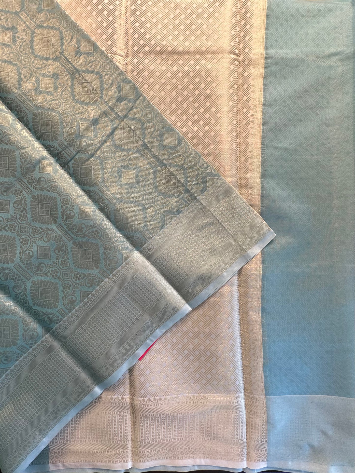 Saadagi Tissue Saree