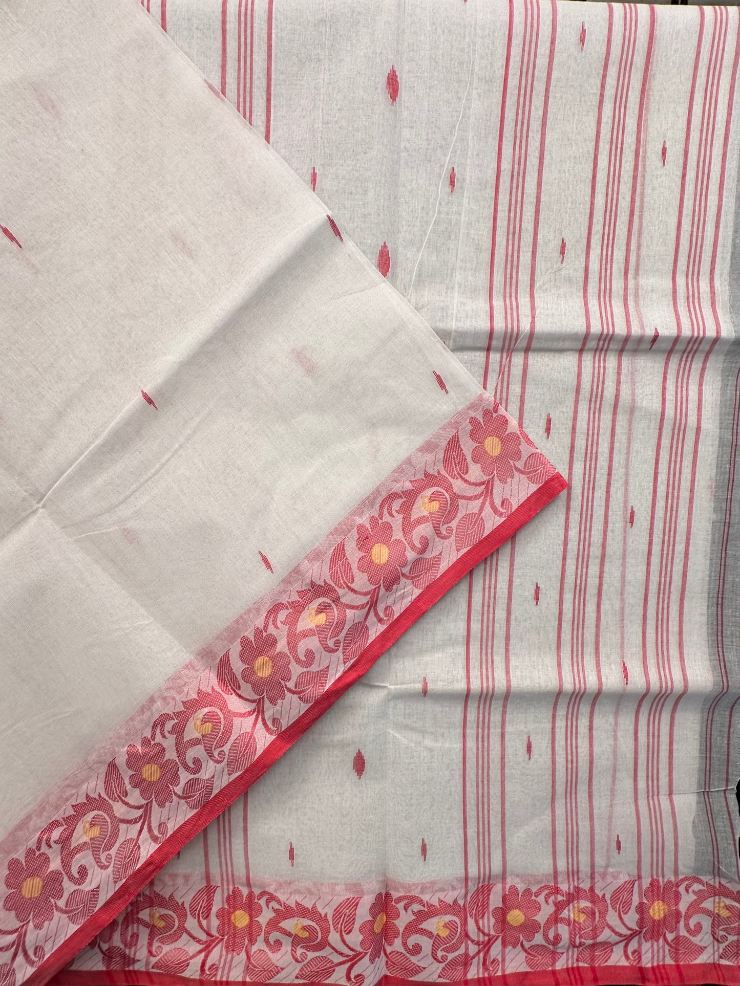 White Red Doodh Aalta Pure Cotton Saree