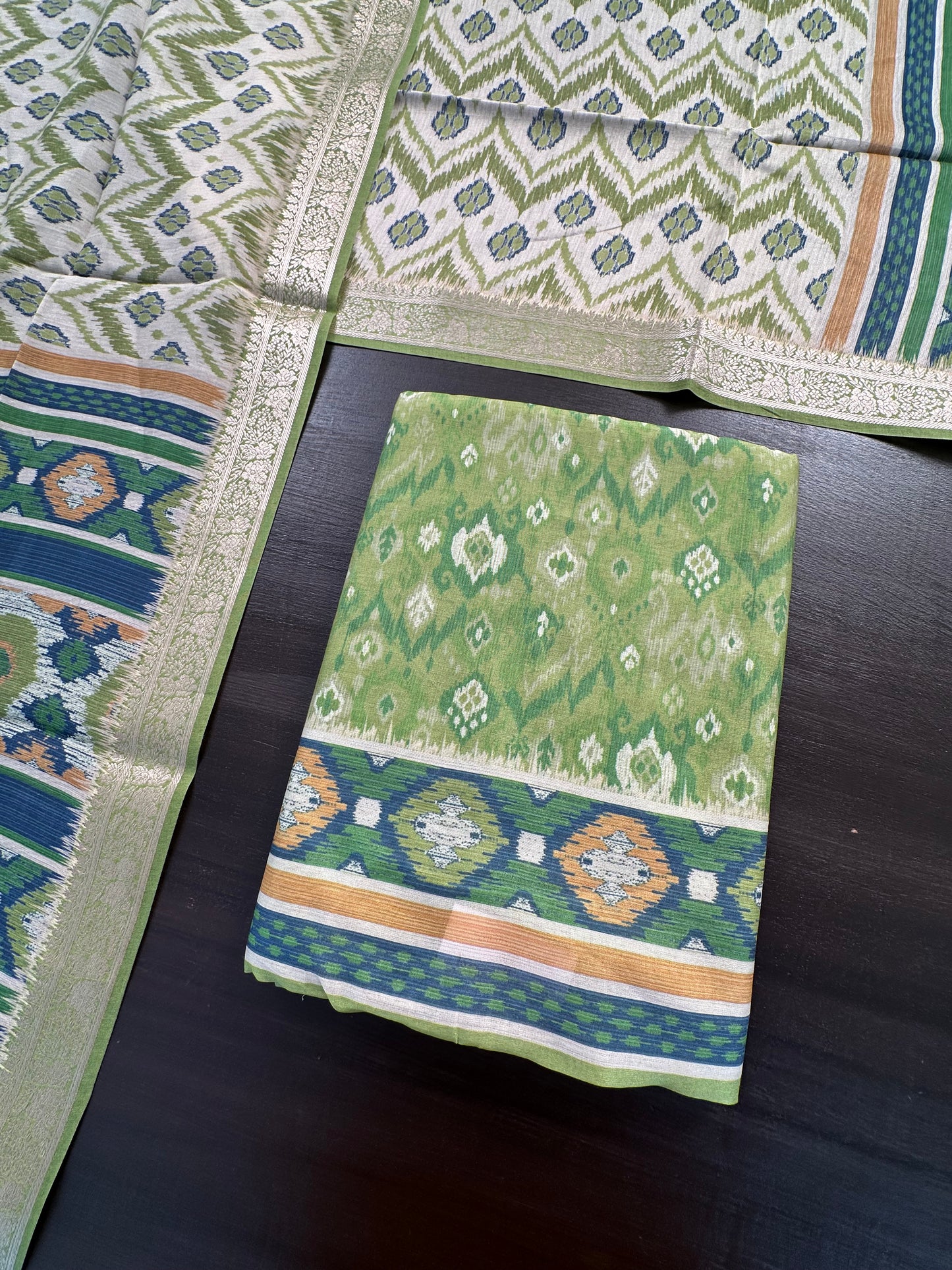 Parrot Green Ikkat Print Unstitched -3Piece Suit