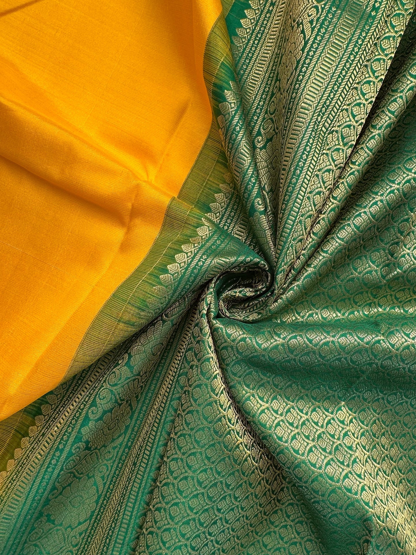 Mustard-Bottle Green Handloom Kanjivaram Pure Silk Saree