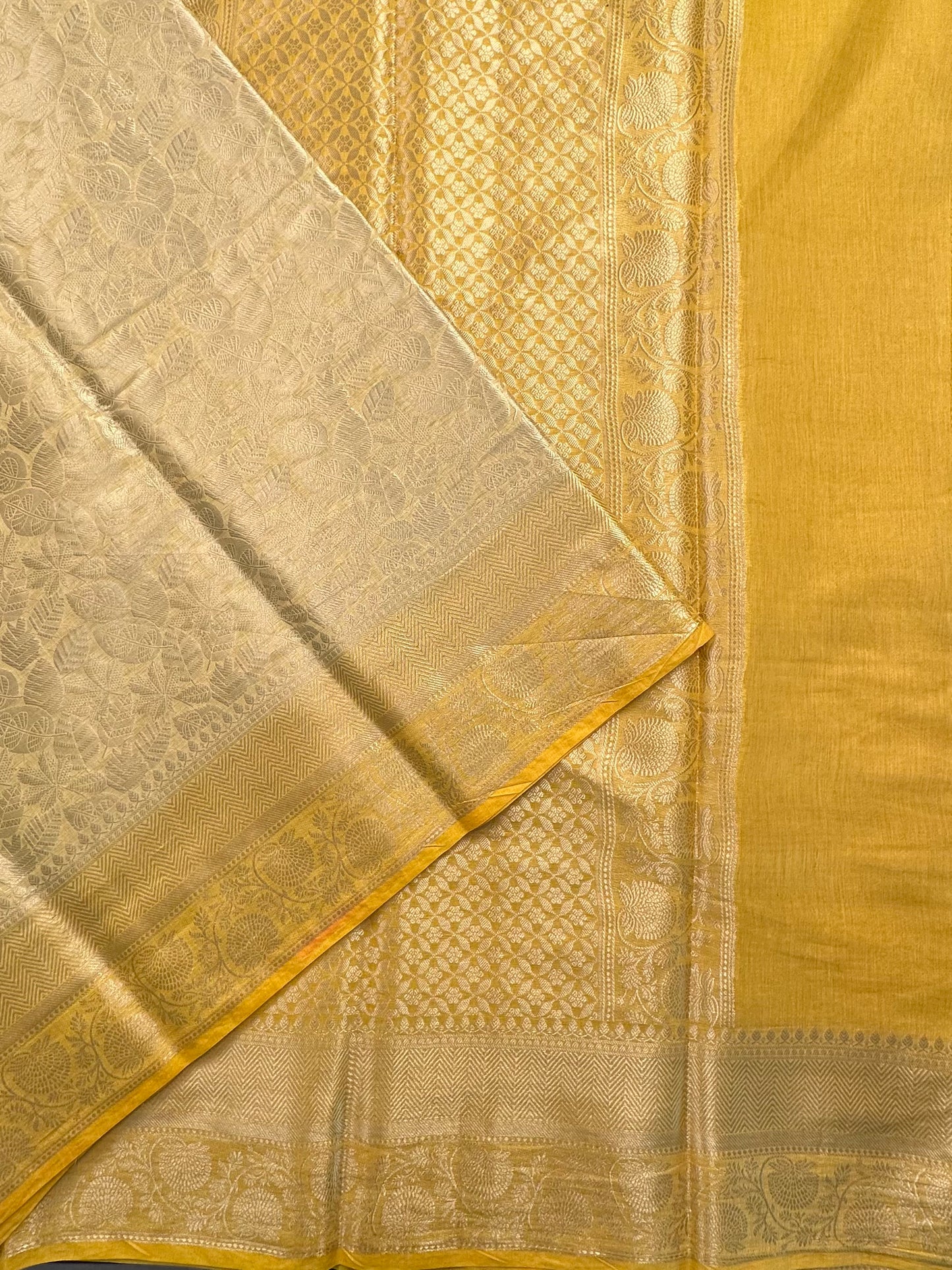 Golden Vartika Tissue Saree