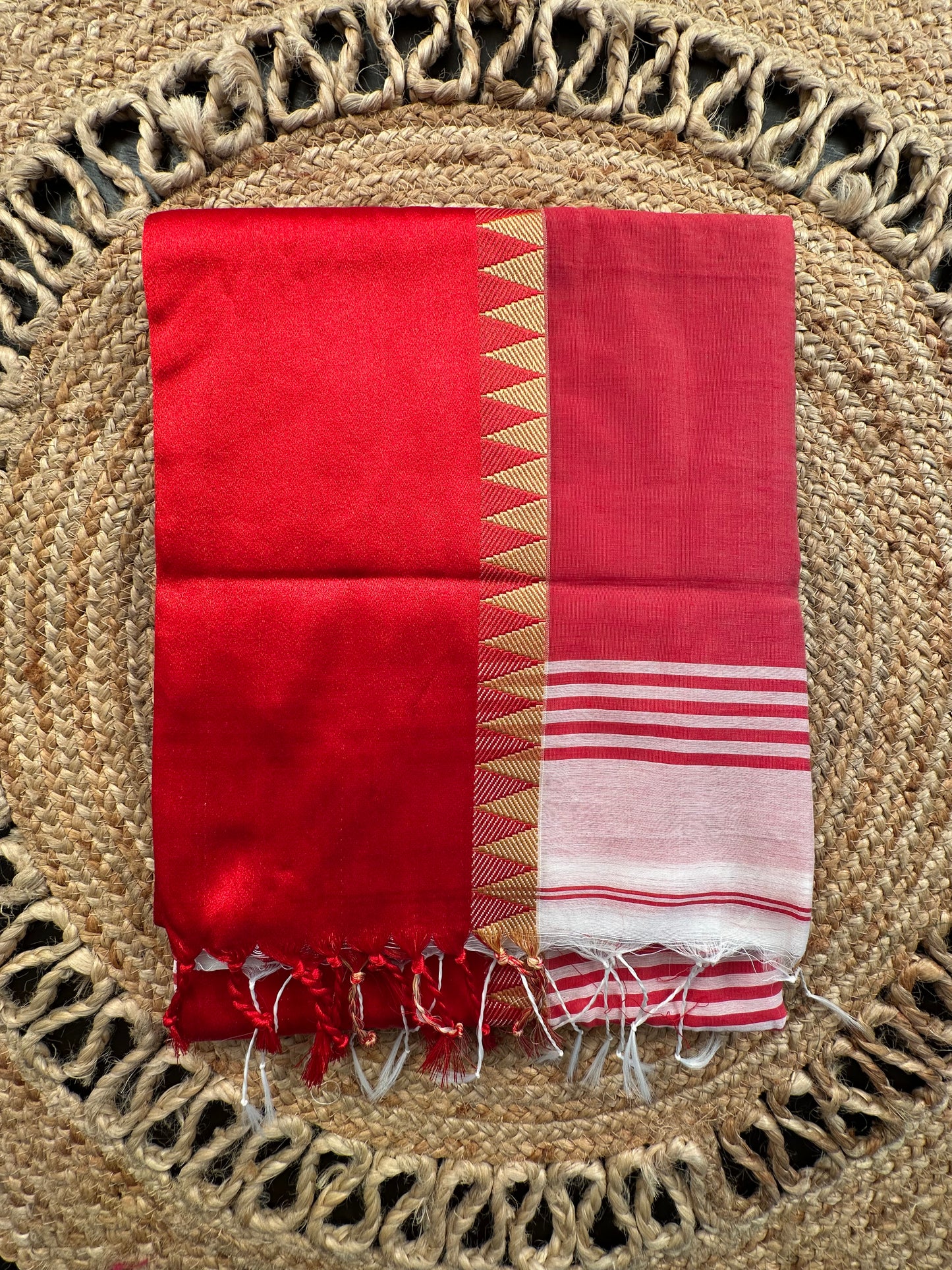 White Red Doodh Aalta Pure Cotton Saree