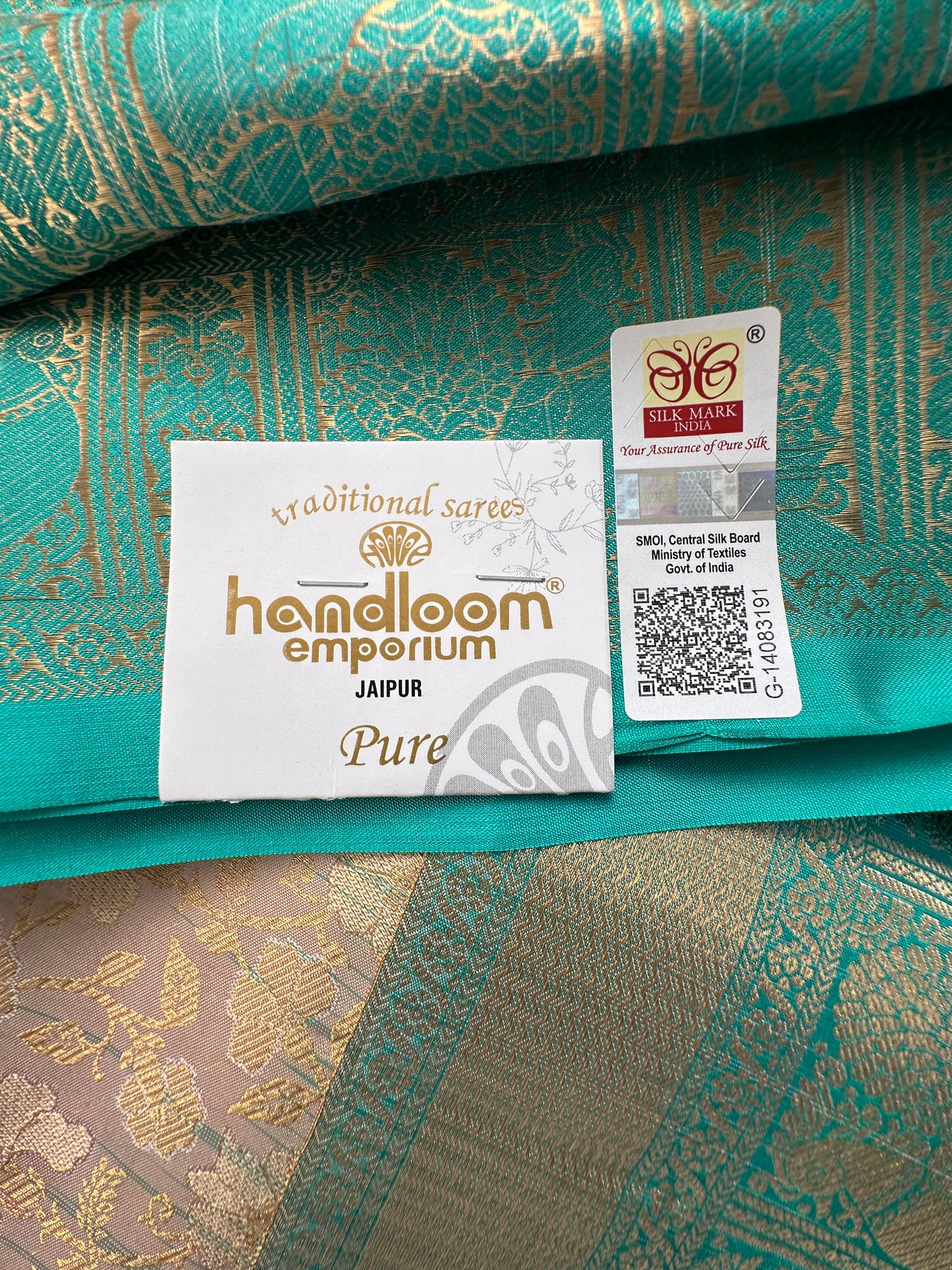 Cream-Sea Green Handloom Kanjivaram Jamawar Pure Silk Saree