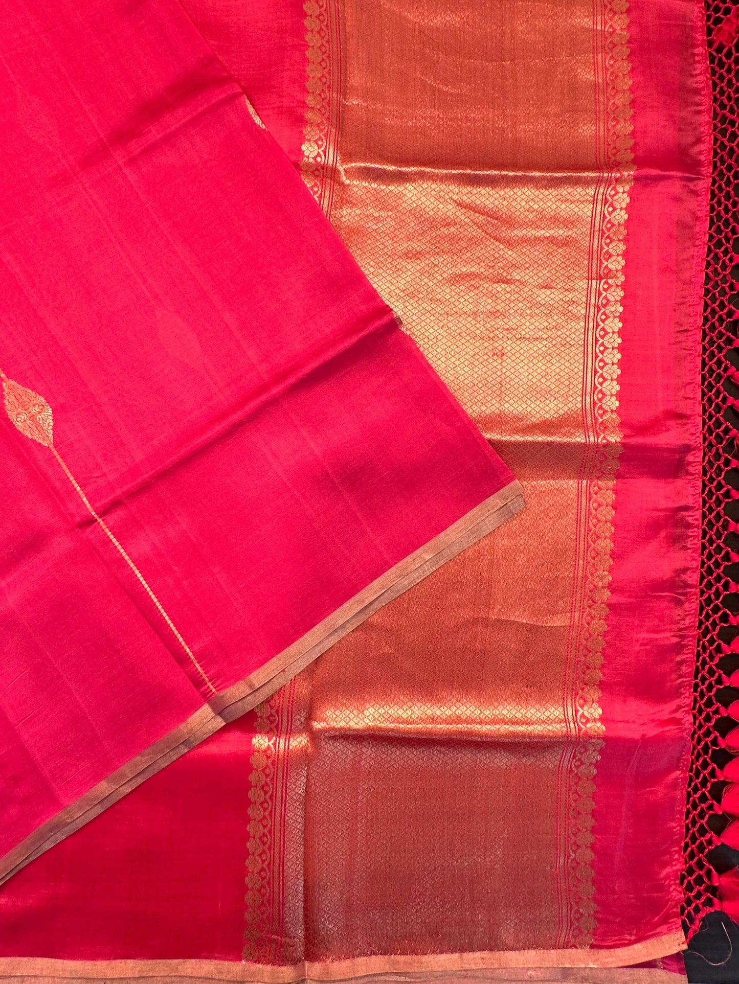 Strawberry Pink-Magenta Pink Vedika Banarasi Pure Silk Saree