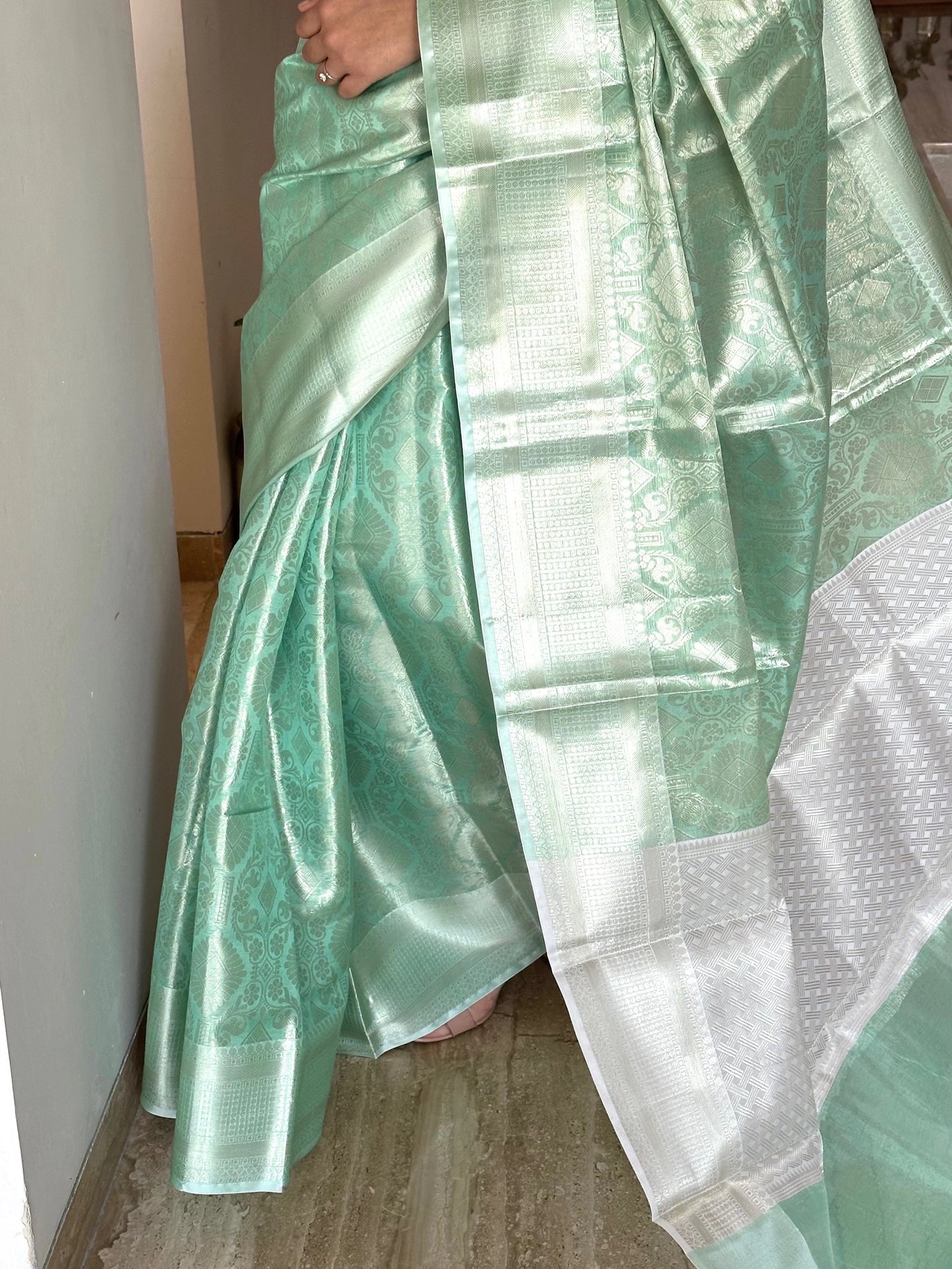 Sea Green Saadagi Tissue Saree