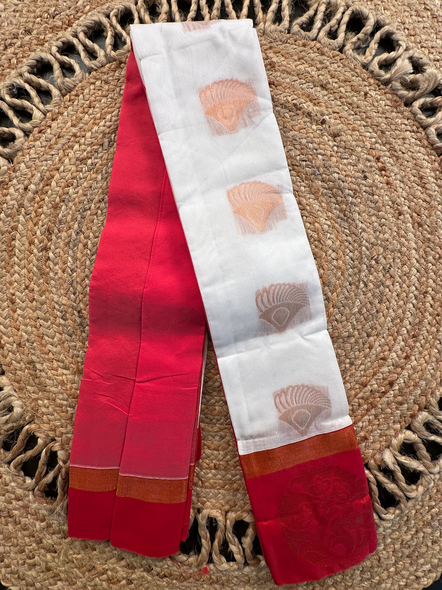 White Red Doodh Aalta Pure Cotton Saree