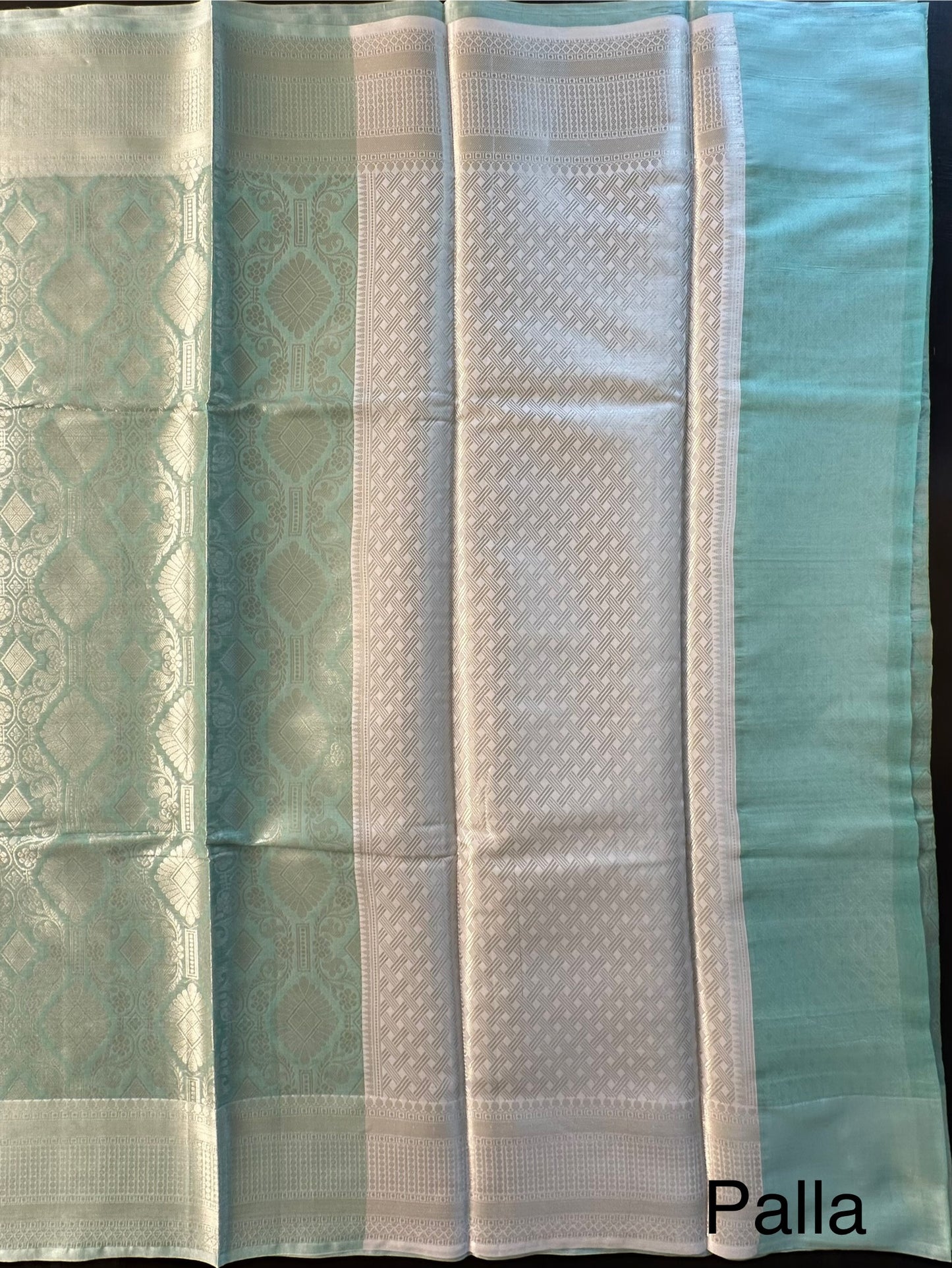 Saadagi Tissue Saree