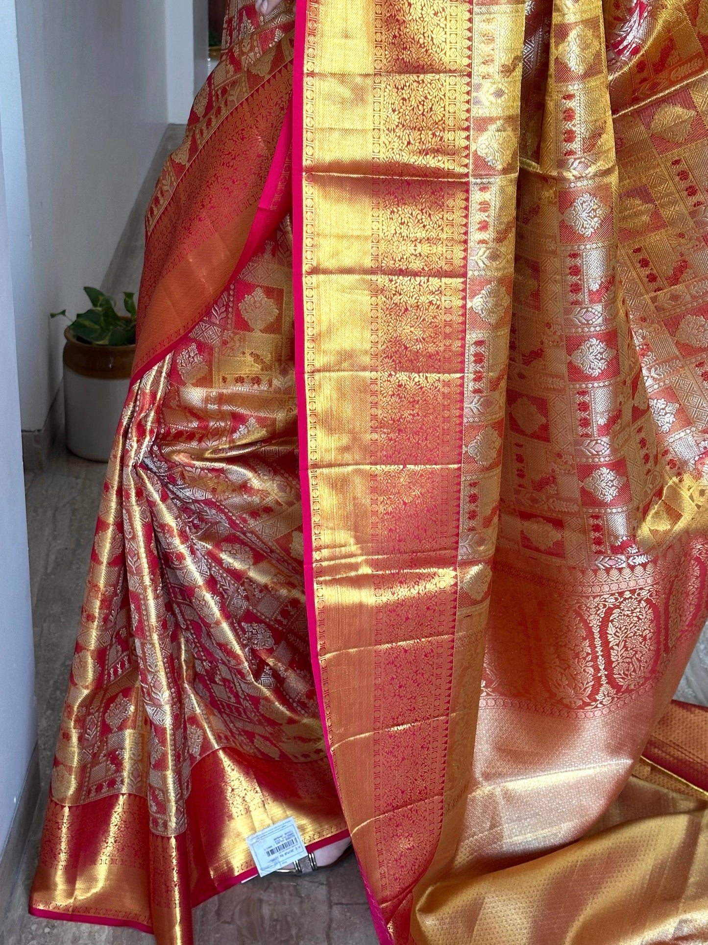 Golden-Rani Handloom Jamawar Pure Tissue Silk Saree