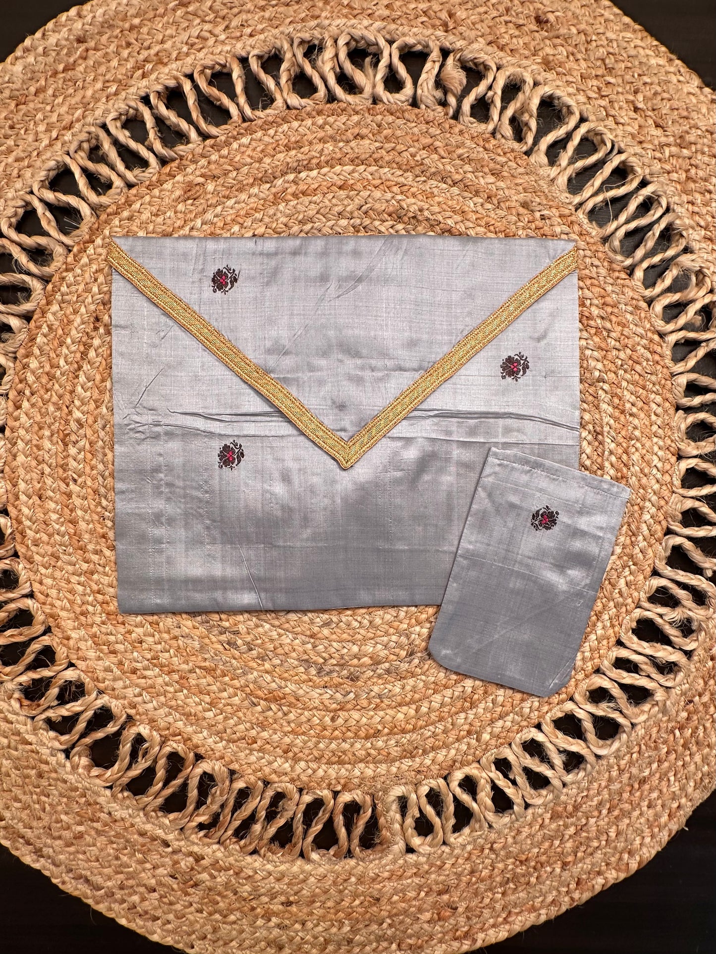 Grey Pure Silk Saree Bag With Pouch