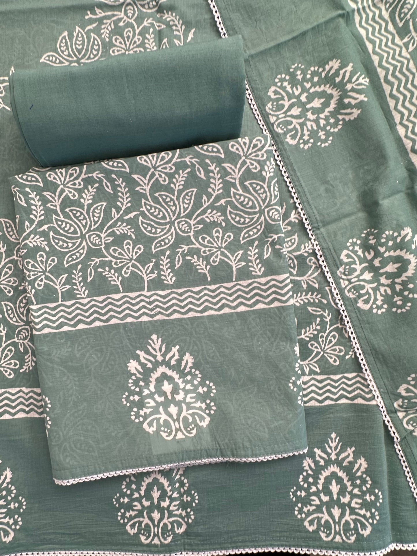 Pista Green Printed Pure Cotton Suit