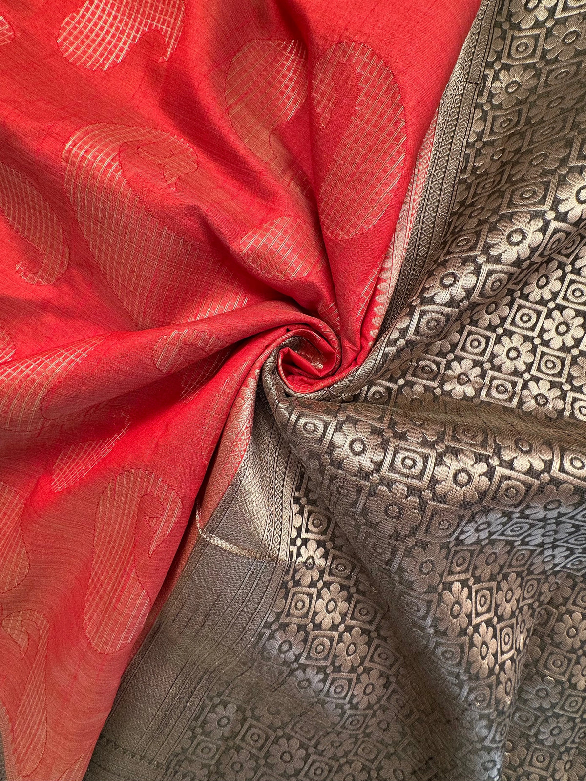 Red-Khaki Green Himadari Artificial Silk Saree