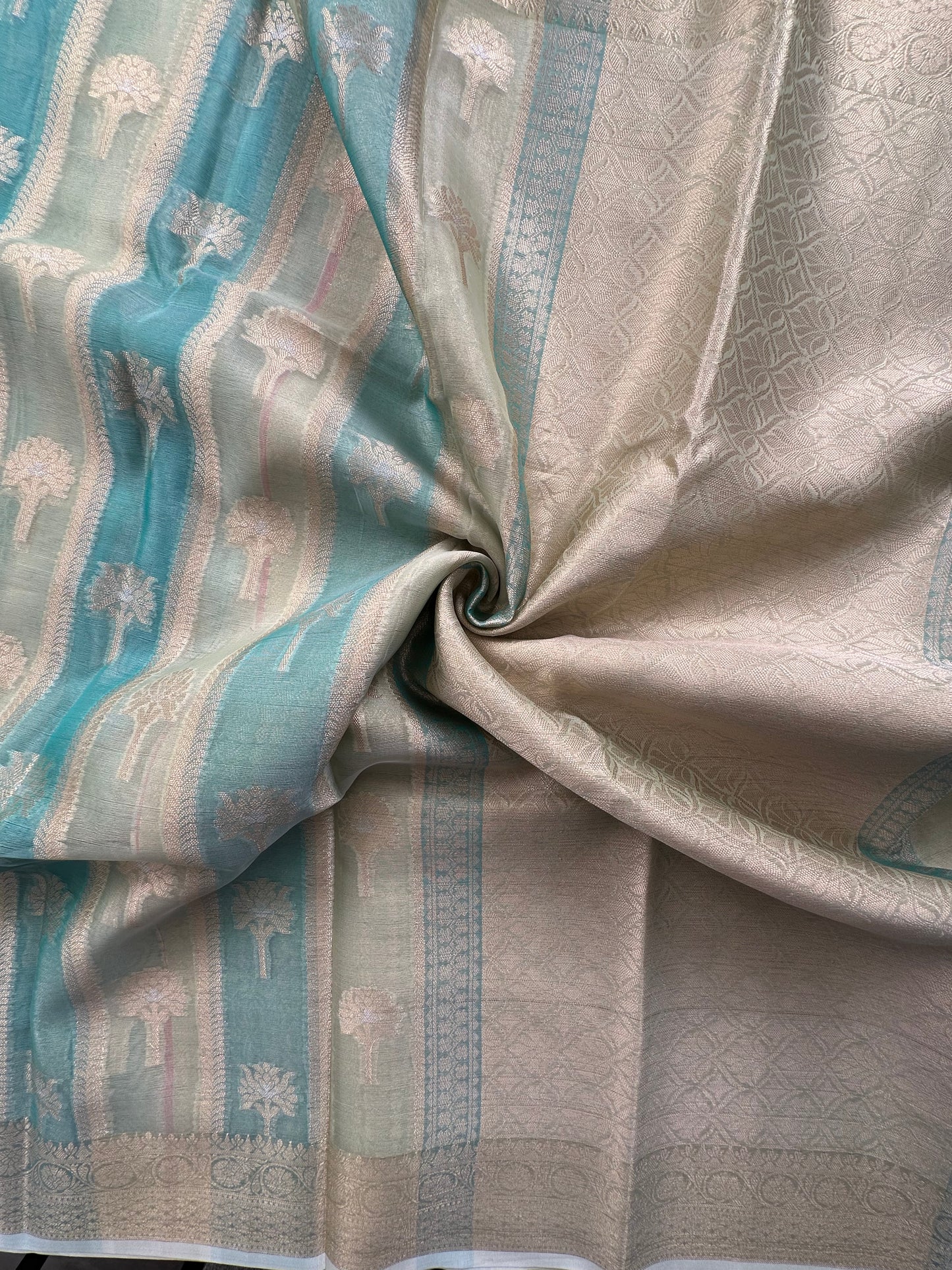 Ishpreet Tissue Saree