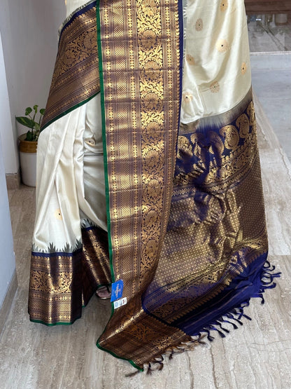 Cream-Navy Blue Gadwal Pure Silk Saree