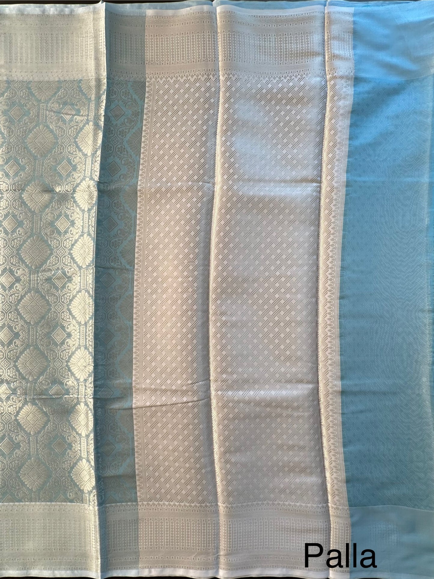 Saadagi Tissue Saree