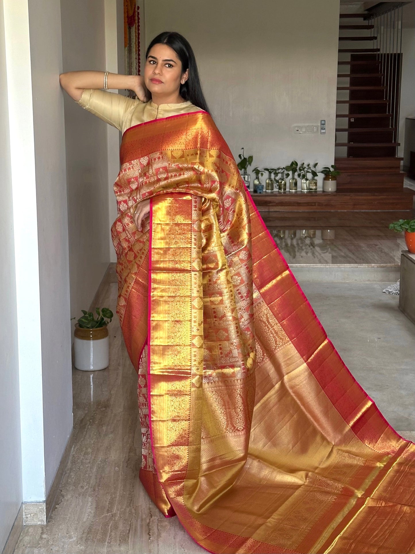 Golden-Rani Handloom Jamawar Pure Tissue Silk Saree