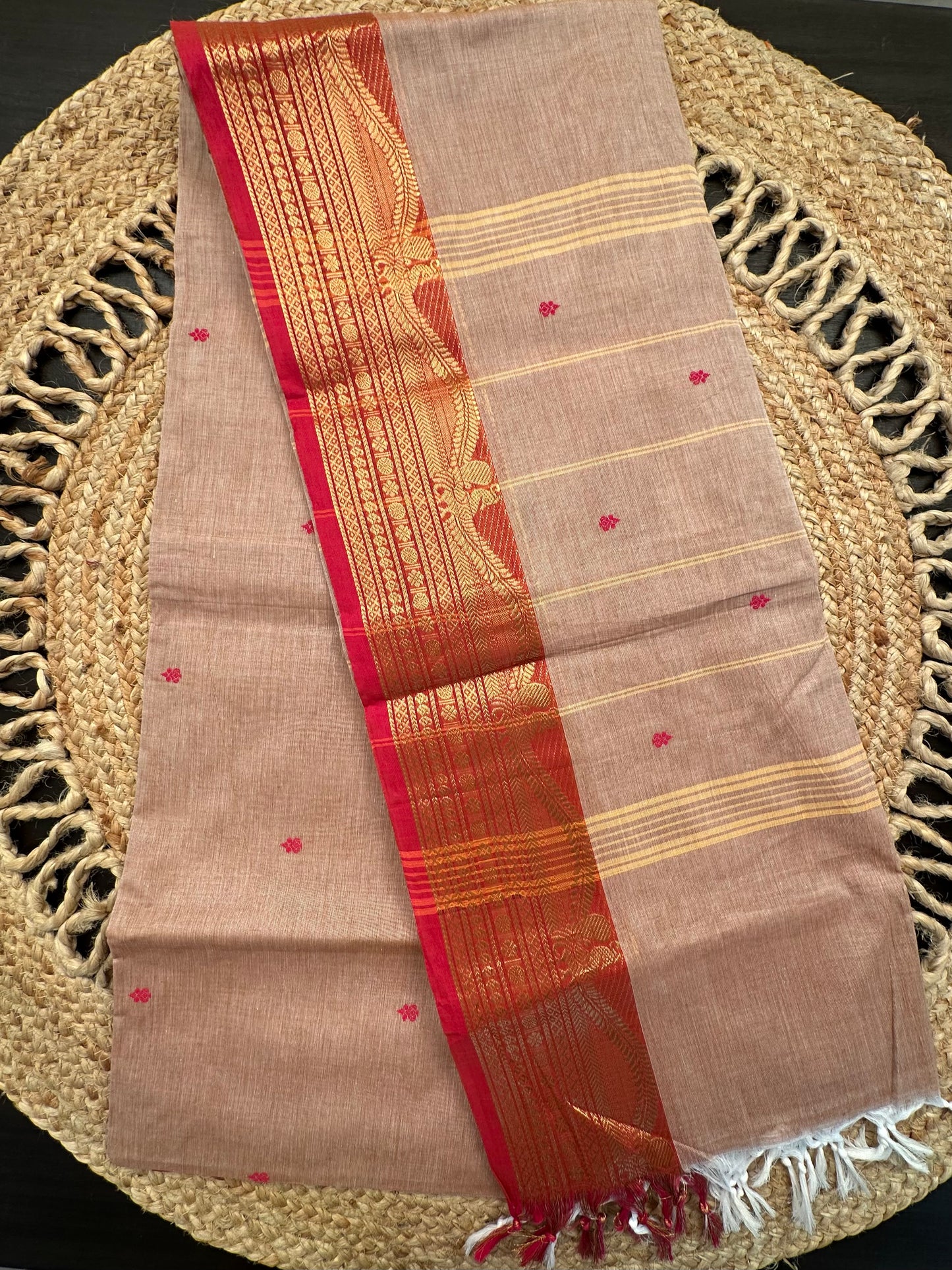 Beige Narayanpet Cotton Saree