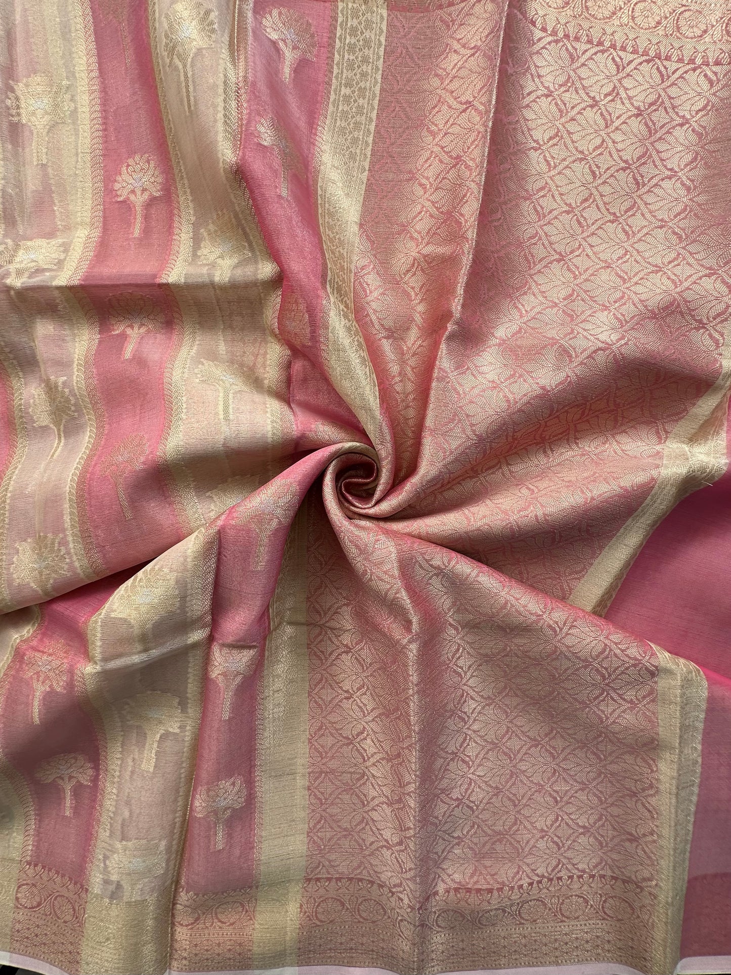 Ishpreet Tissue Saree